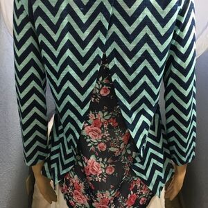 Forever Orchid Girls Blouse Size XL 16 
rose back